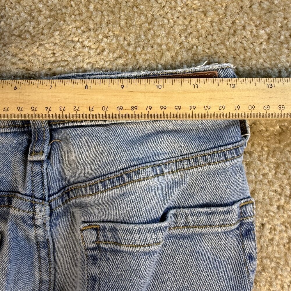 Hollister Womens Ultra High Rise Mom Jean Light Wash Distressed Size 1S F430 - Picture 12 of 16